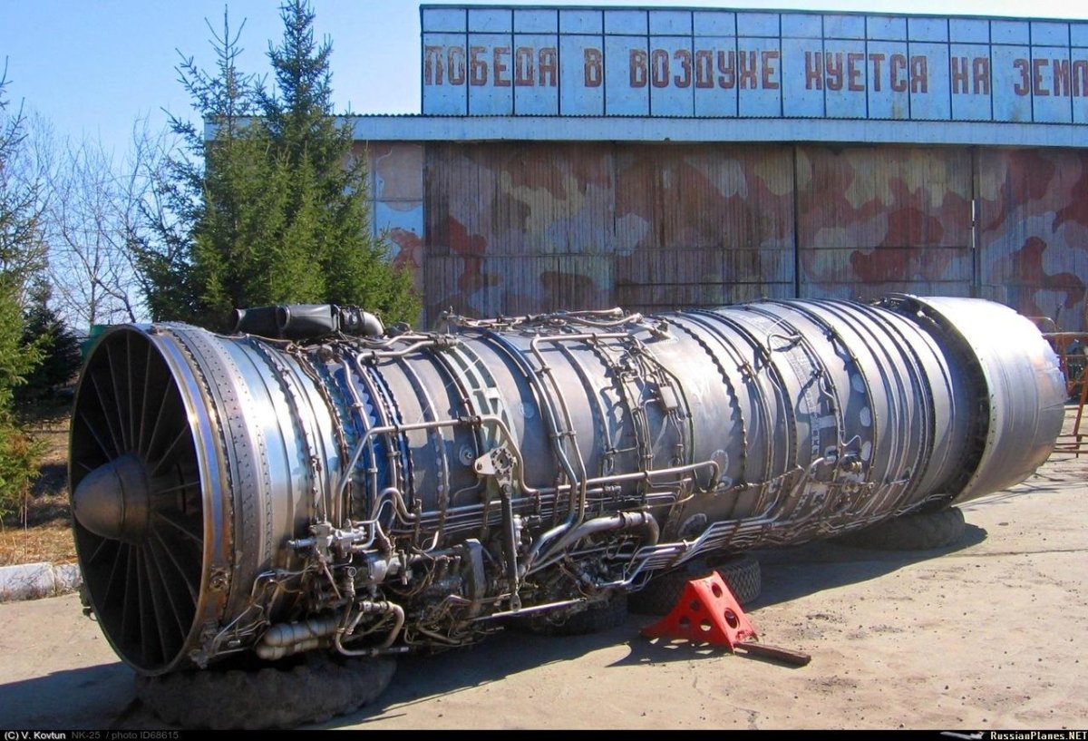 НК-25 двигатель