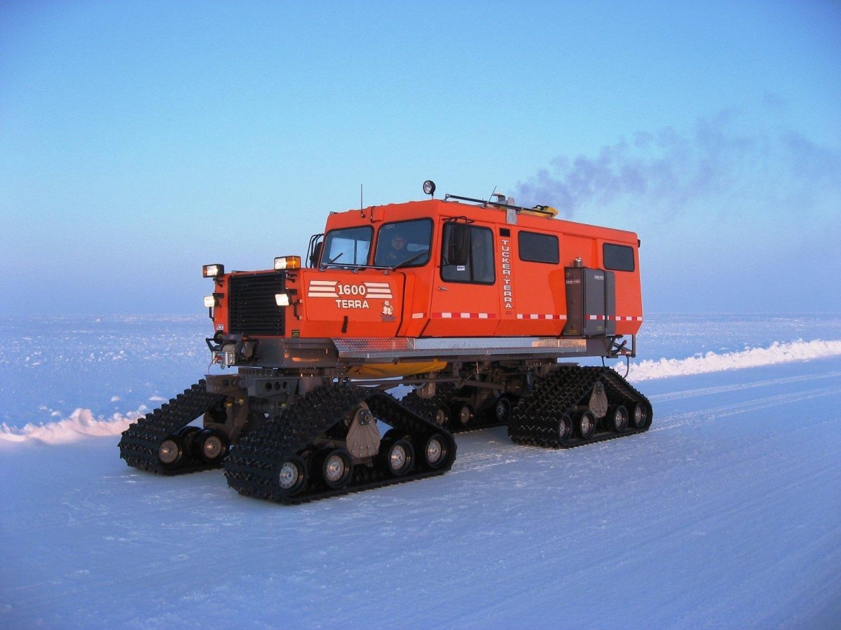 LMC 1200 snowcat