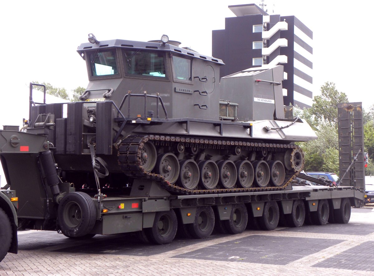 МТТ гусеничный тягач