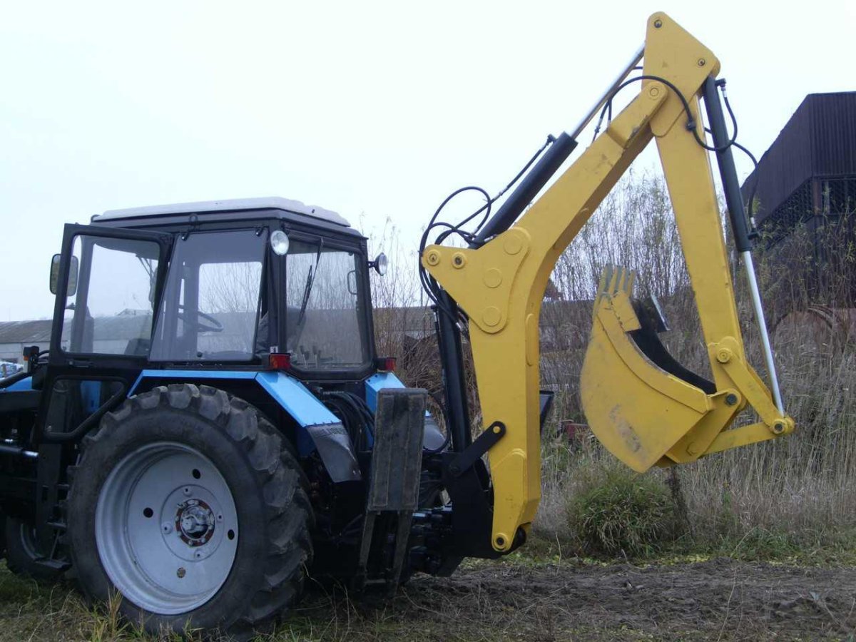 Трактор Беларус 82 экскаватор