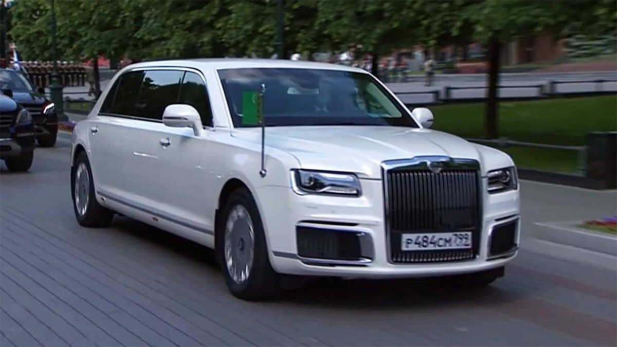 Аурус Сенат лимузин