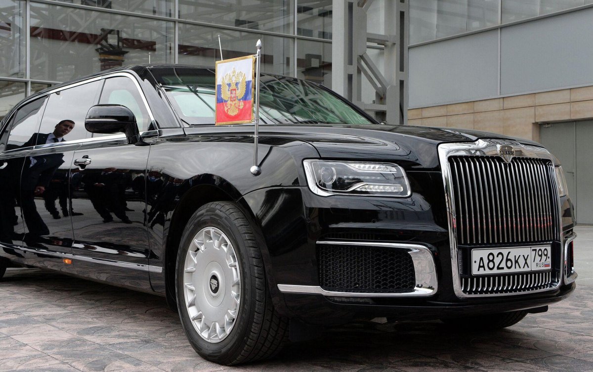 Аурус лимузин президента