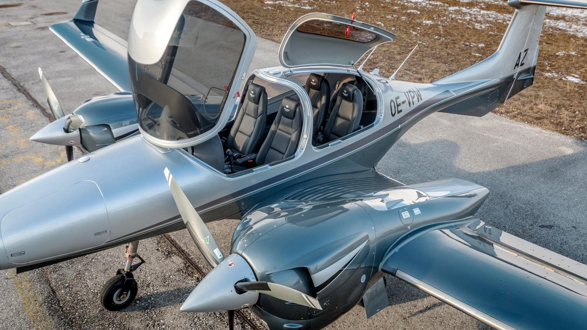 Самолет Diamond da-42