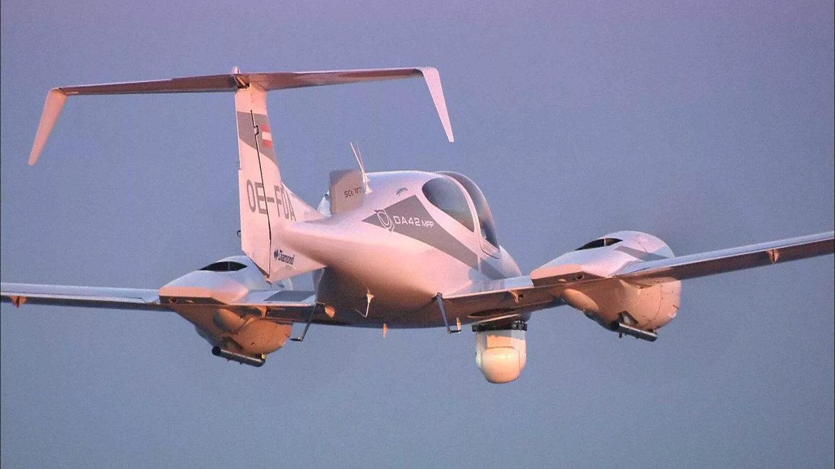 Самолет Diamond da-42t