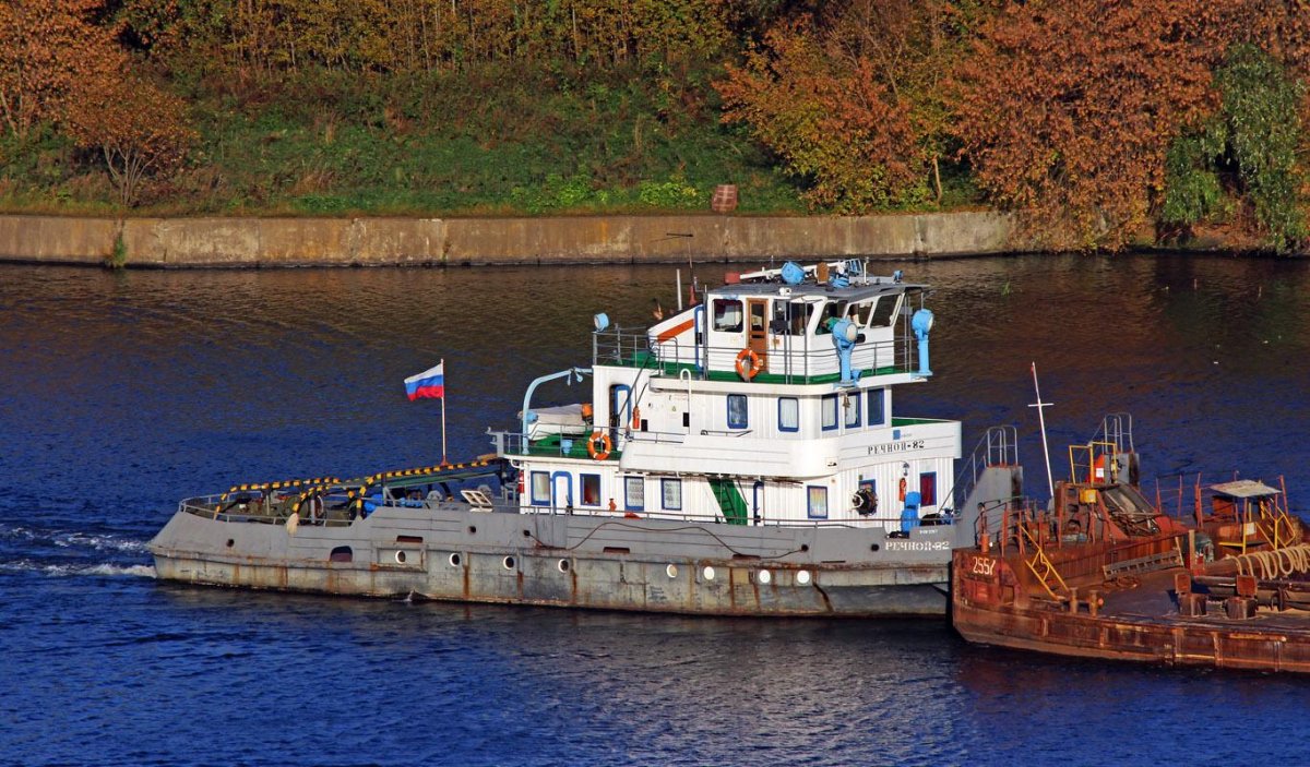 Буксир толкач Речной 82