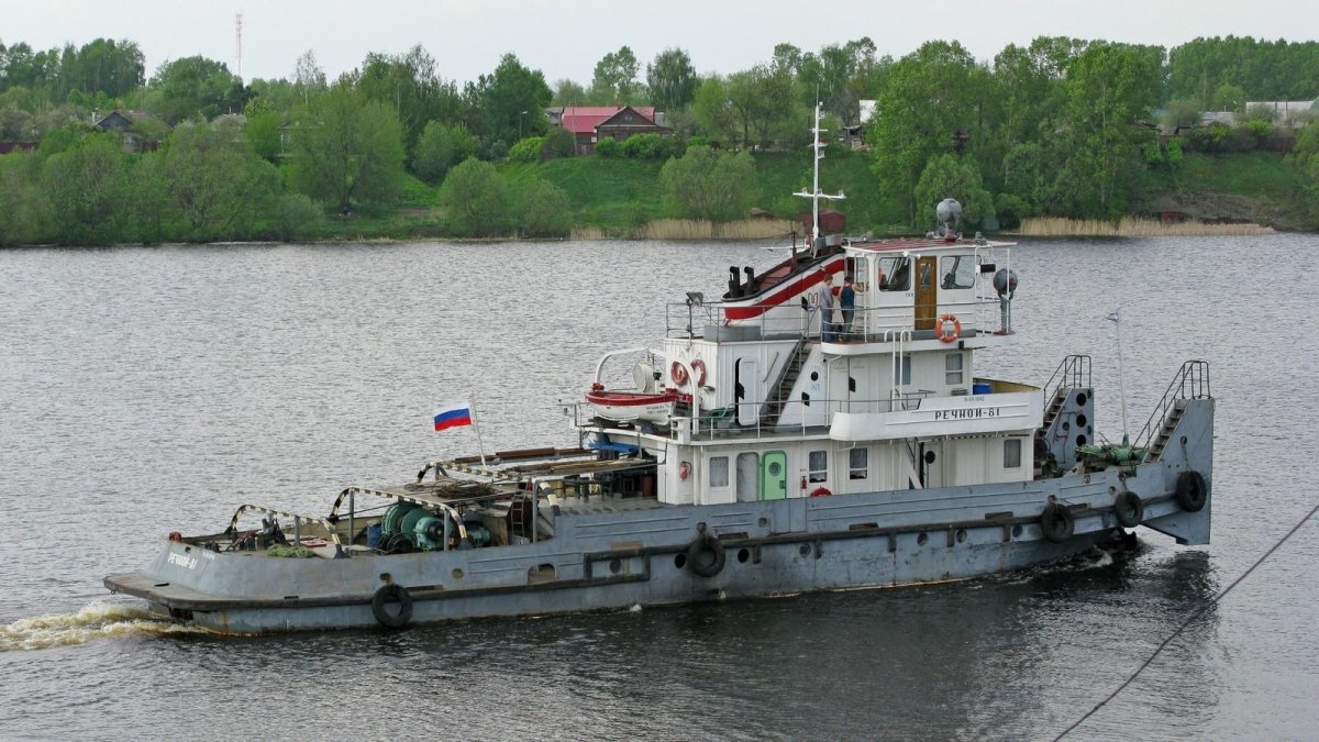 Речной буксирный катер толкач БТ