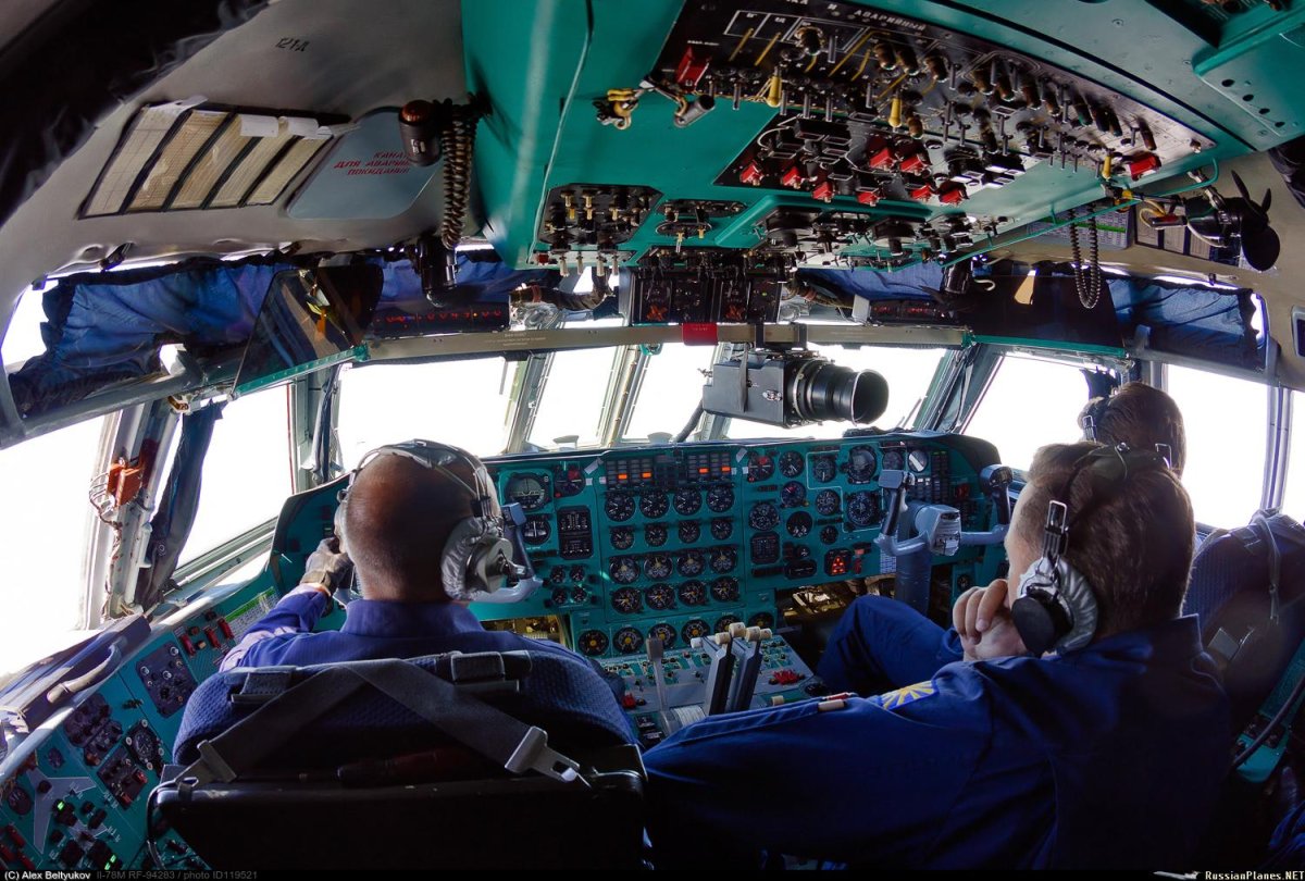 Ил-76 кабина штурмана