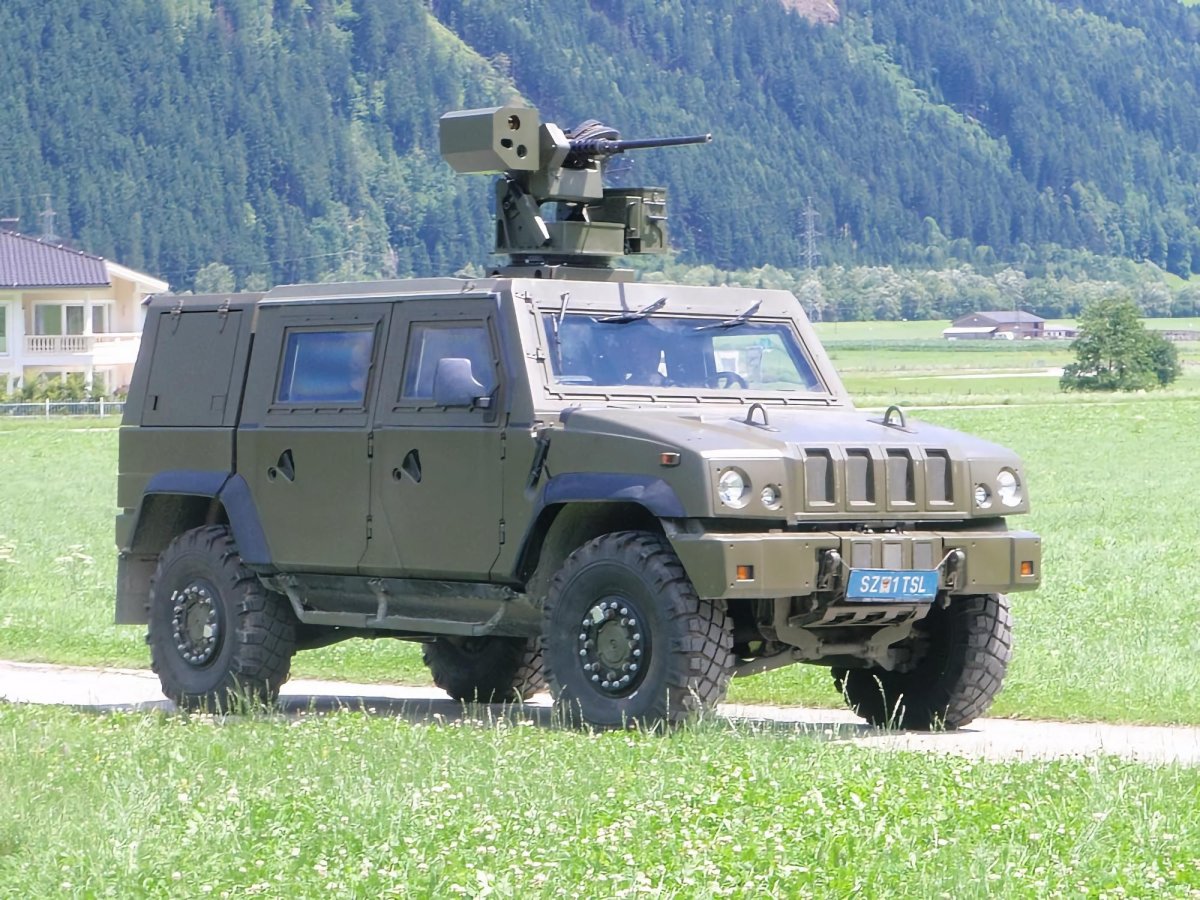 Iveco LMV Рысь