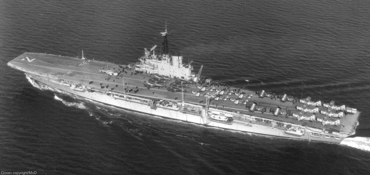 Авианосец HMS Eagle