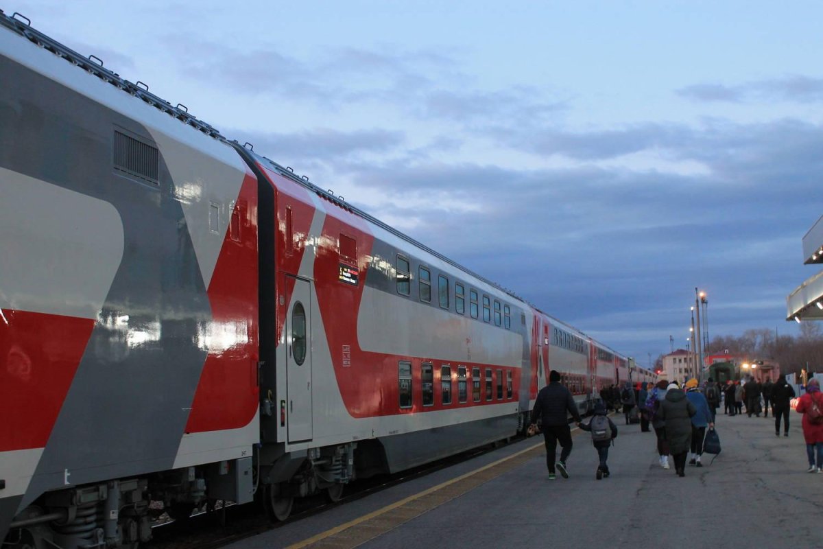 Фирменный поезд Ульяновск Москва двухэтажный