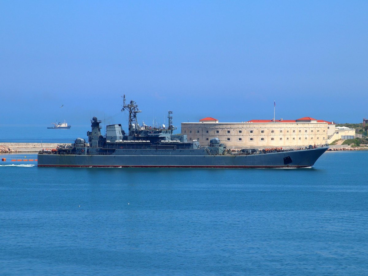 Балтийский флот с БДК Калининградом