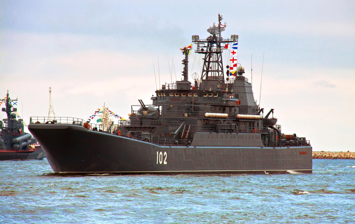 БДК Калининград 102