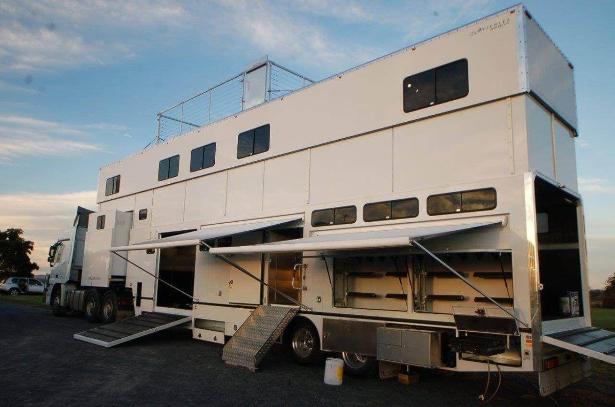 Седельный тягач автодом