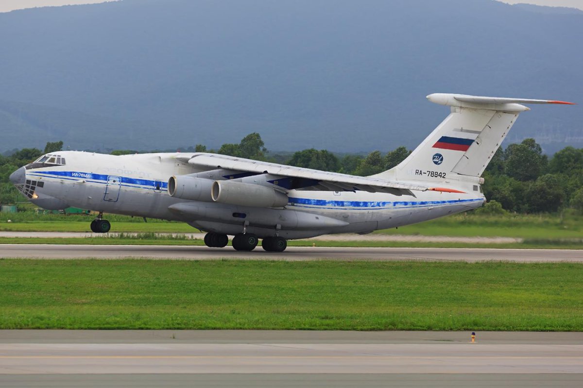 Ил-76 военно-транспортный самолёт