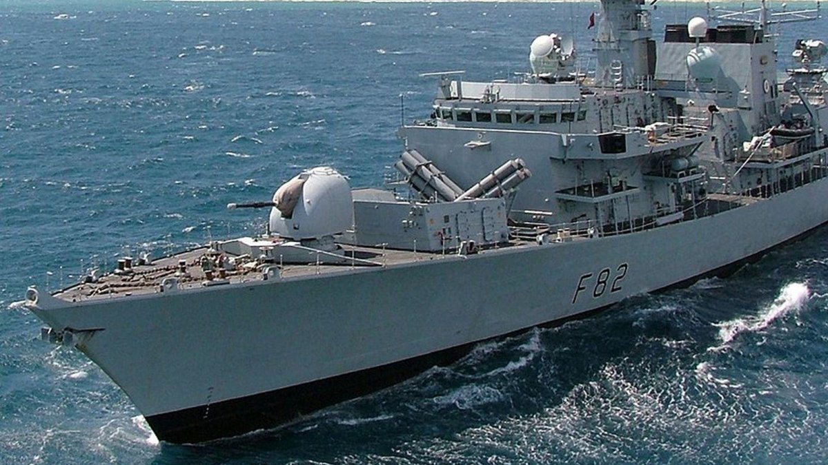 Английский военный корабль