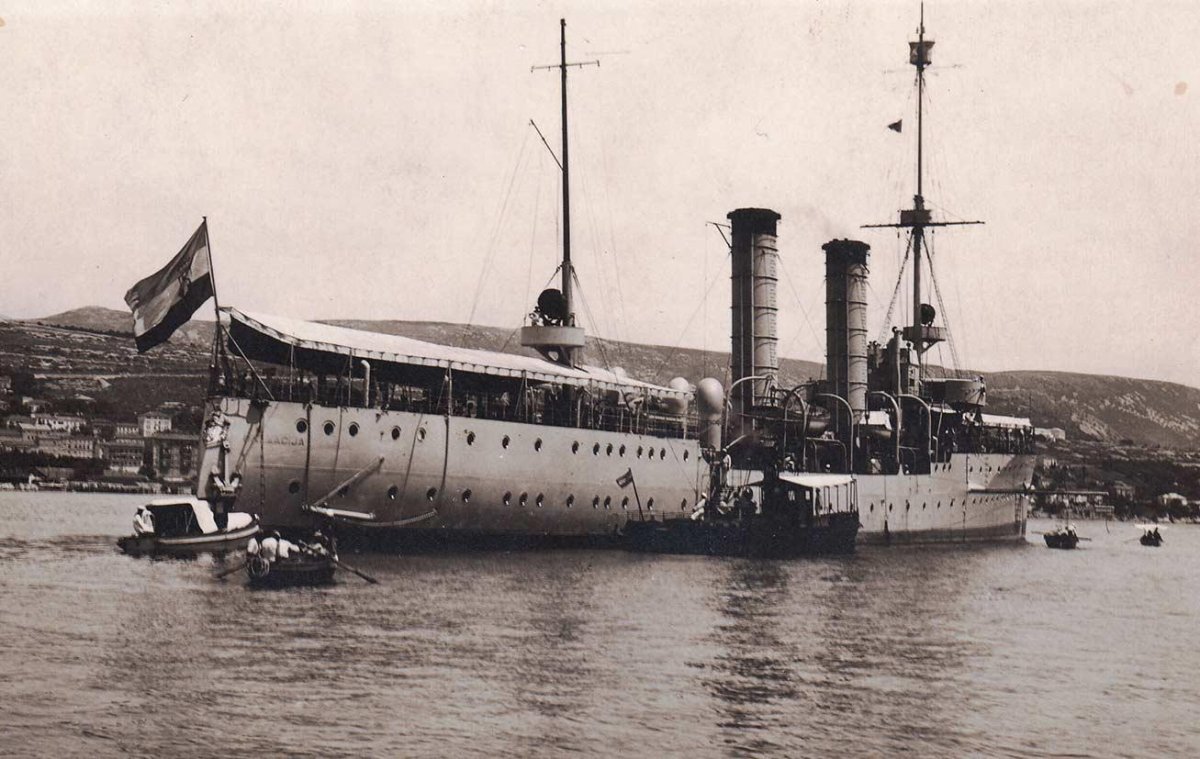 Югославский крейсер Далмация