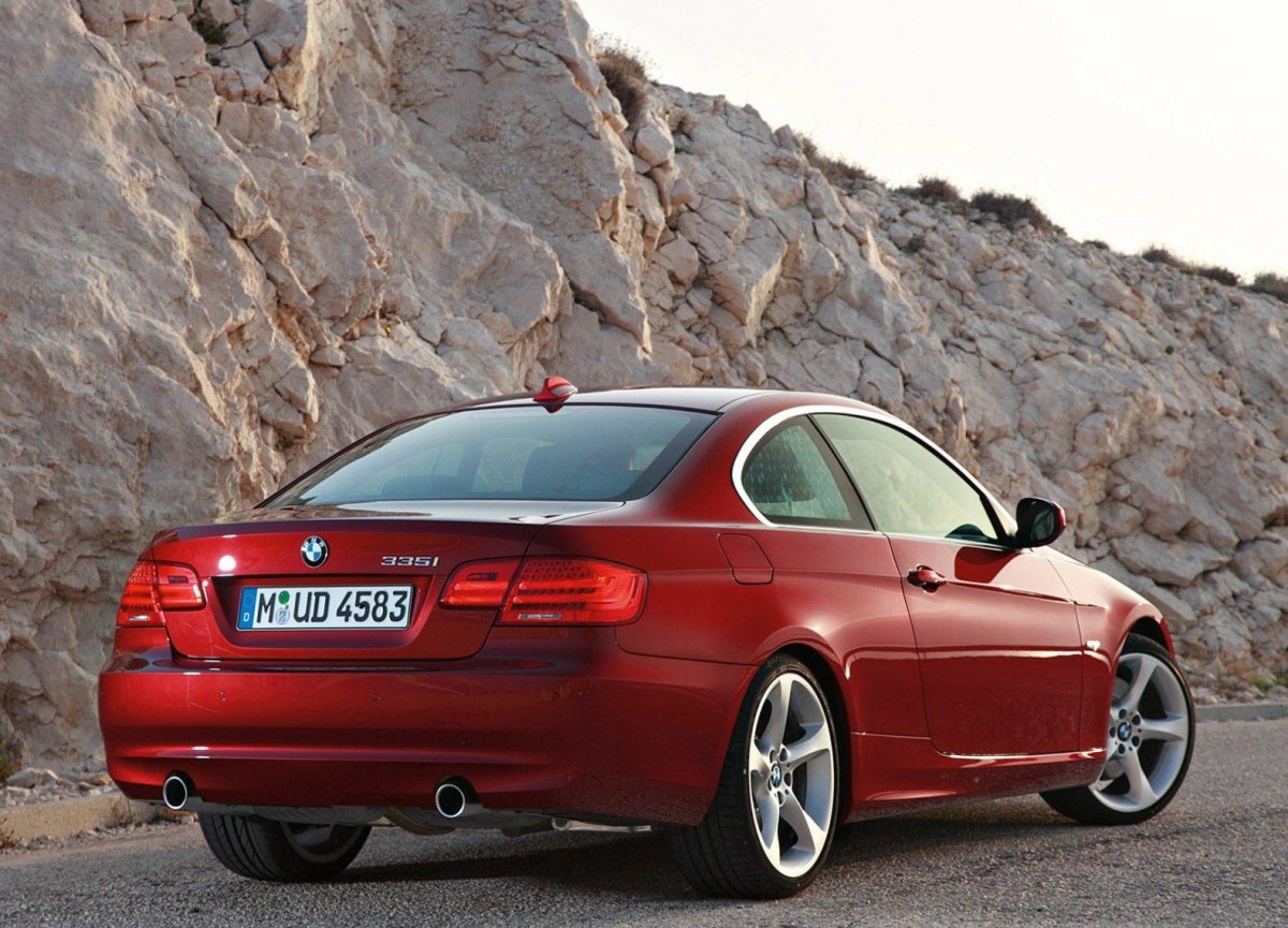 BMW 335 e90 купе