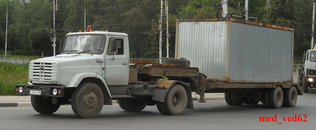ЗИЛ 130 тягач контейнеровоз