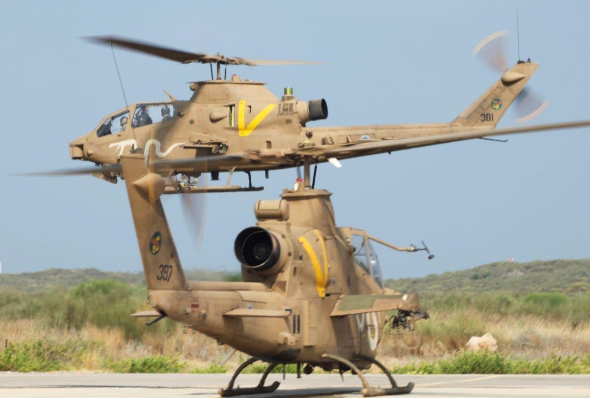 Вертолет Ah-1f