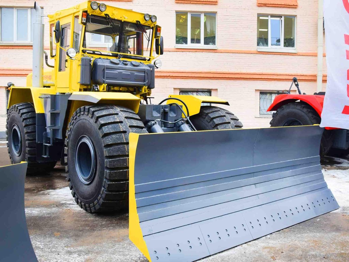 Бульдозер колесный универсальный к-702мба-01-БКУ