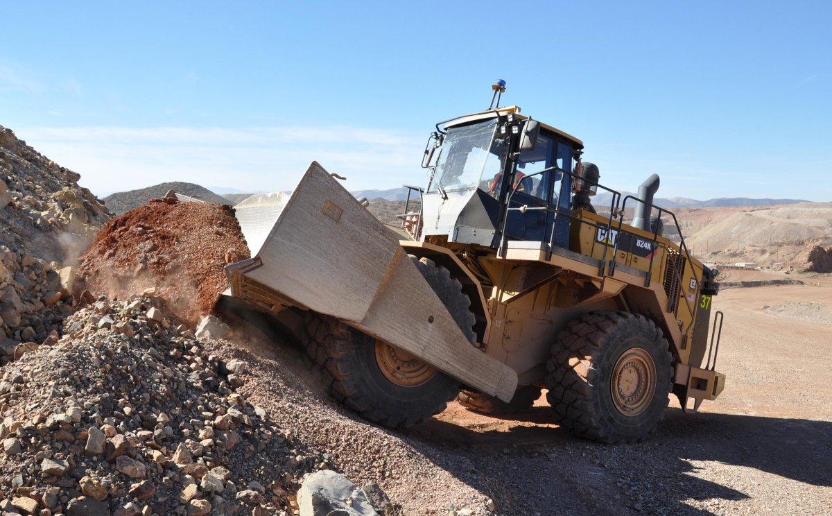 Колесный бульдозер Катерпиллер