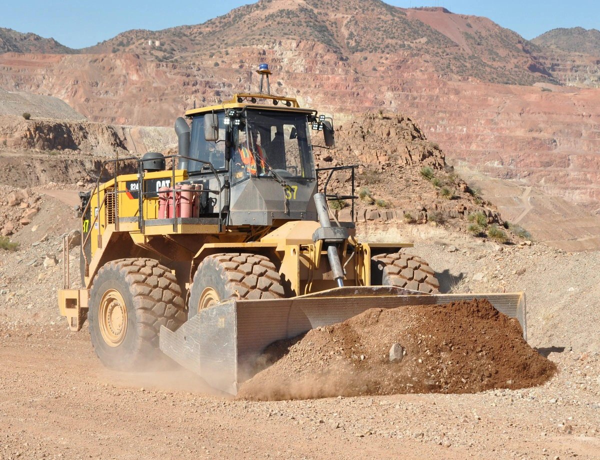 Катерпиллер 834 бульдозер