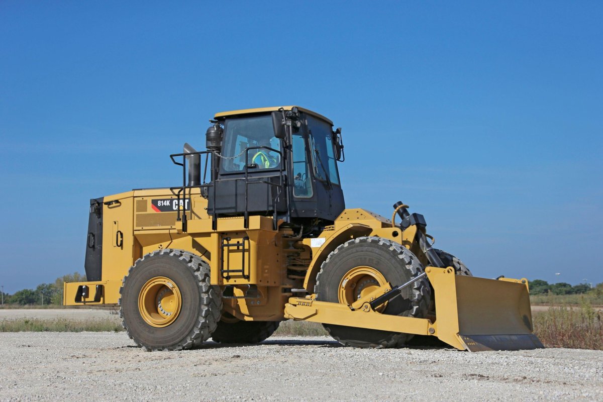 Бульдозер Caterpillar 814