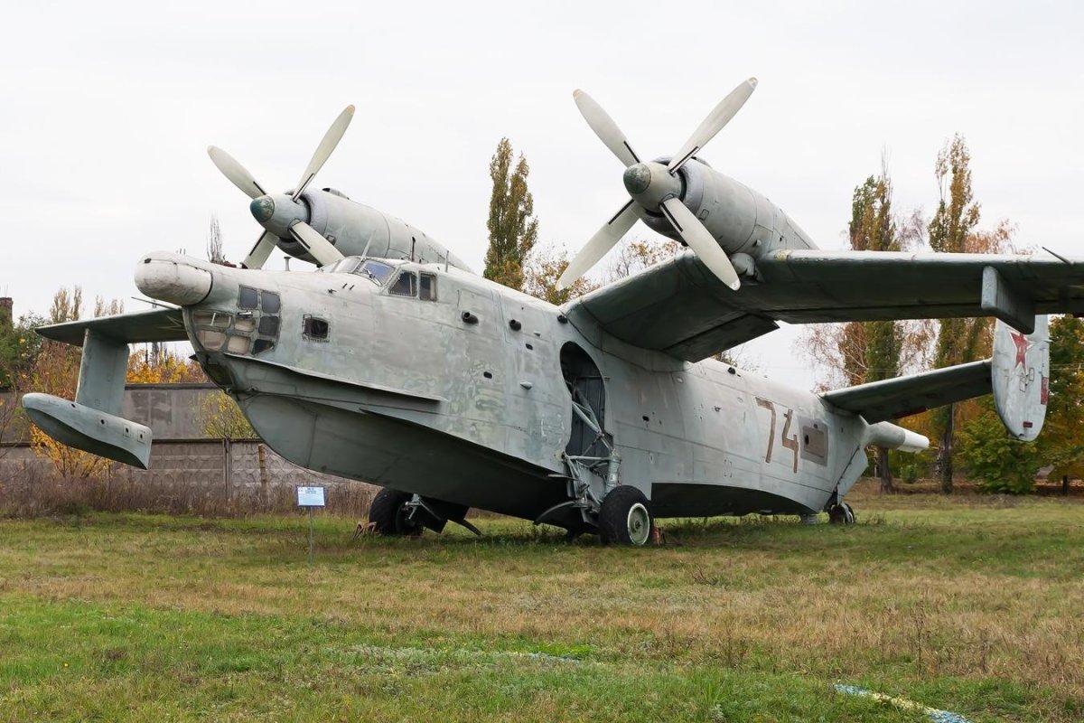 Гидросамолет бе 12 Чайка