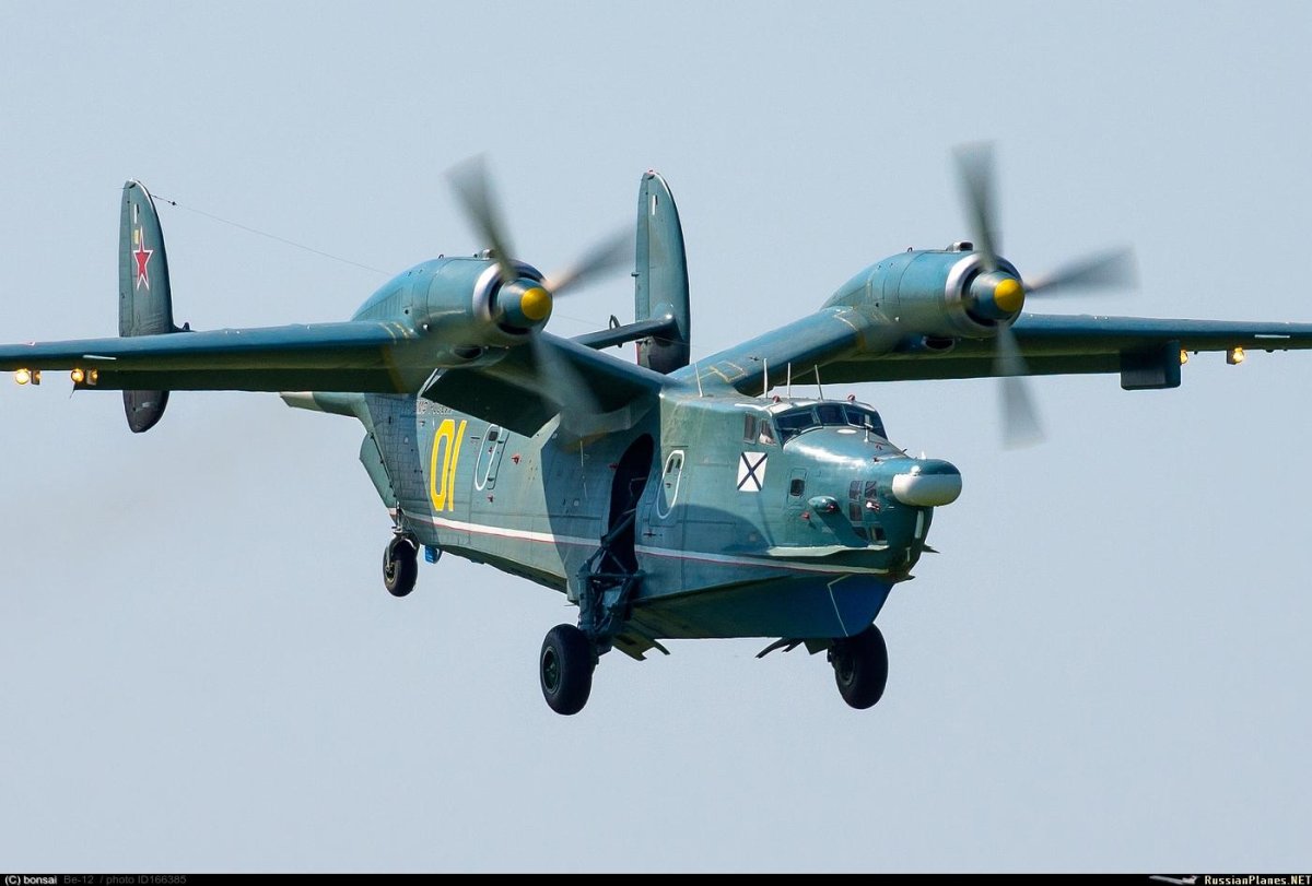 Гидросамолет бе-12