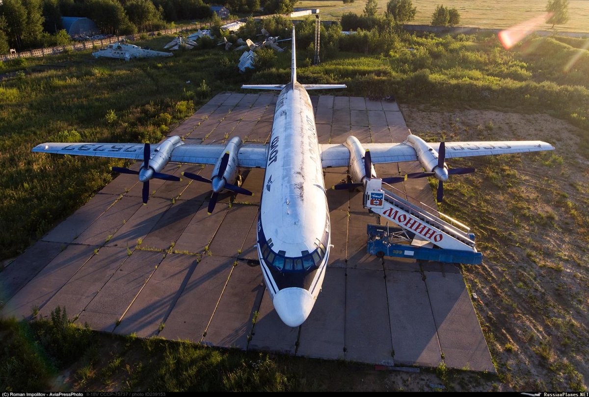 Ил-18 75737