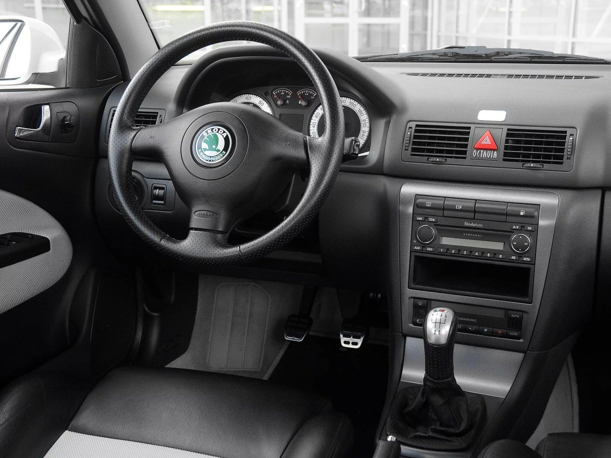 Skoda Octavia a4 RS салон