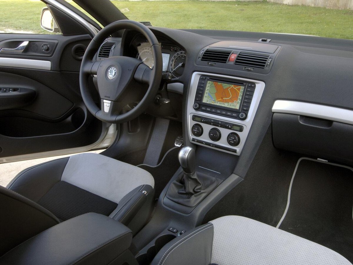 Skoda Octavia 2004 a5 салон