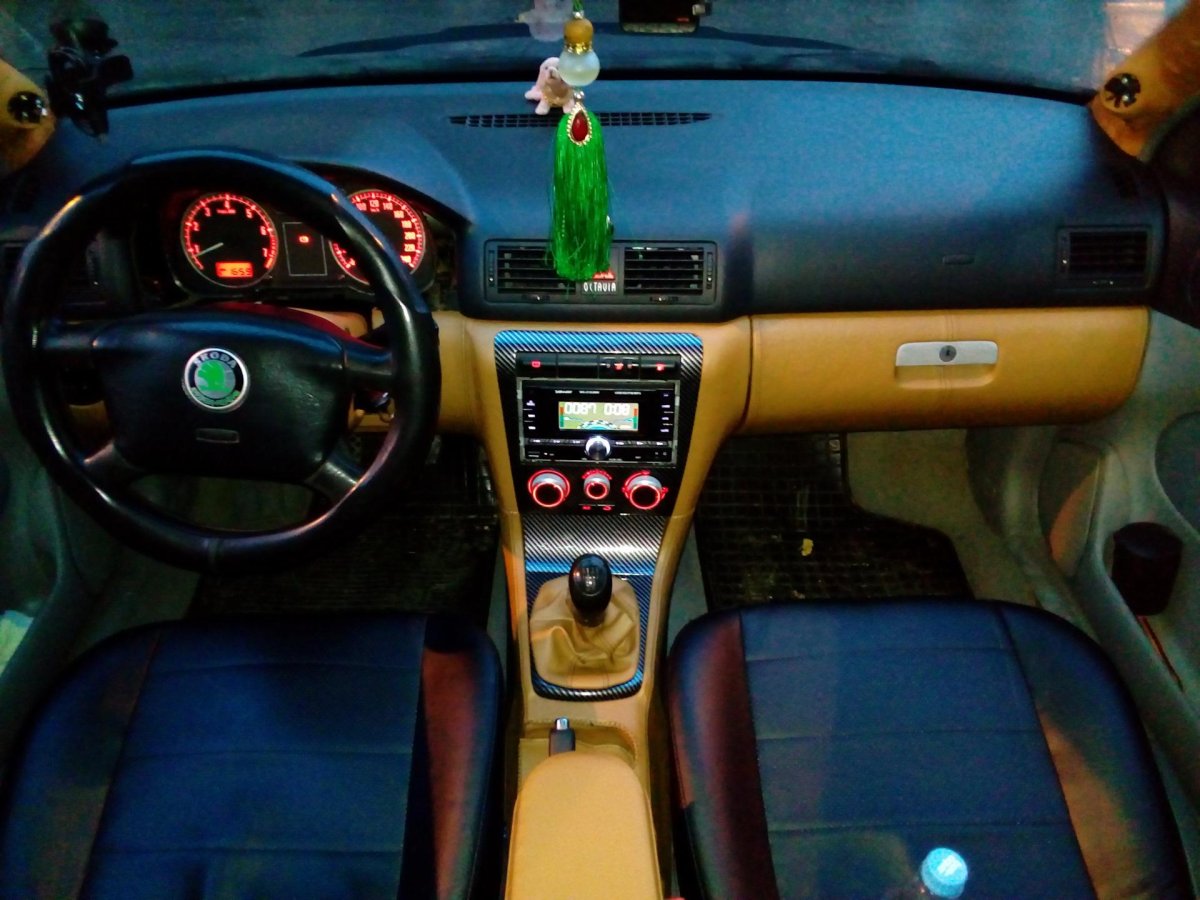 Octavia Tour 2008 салон