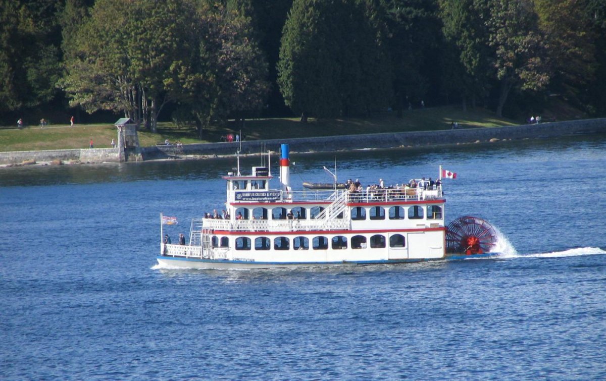 Пароход с гребным колесом