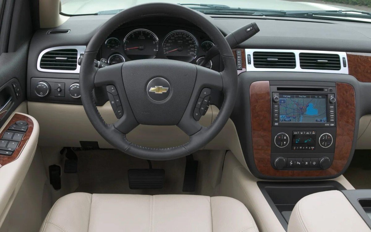 Chevrolet Suburban 2007 салон