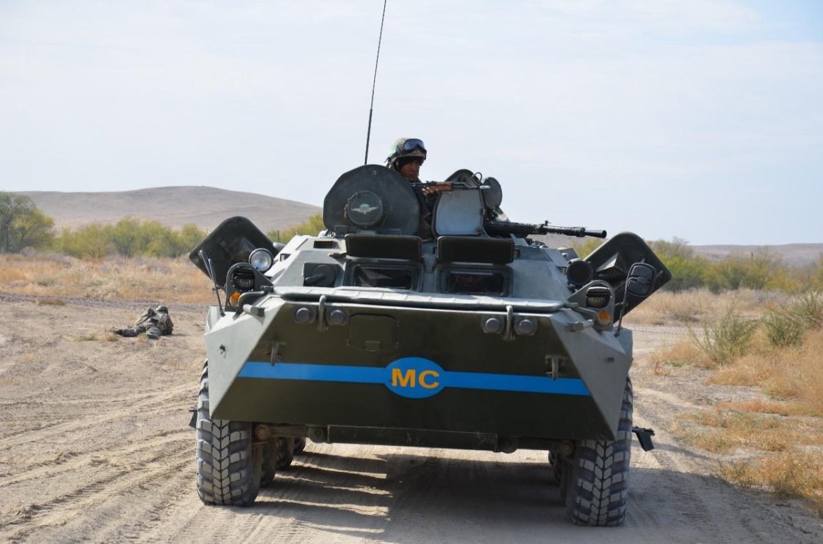 БТР 80 на полигоне