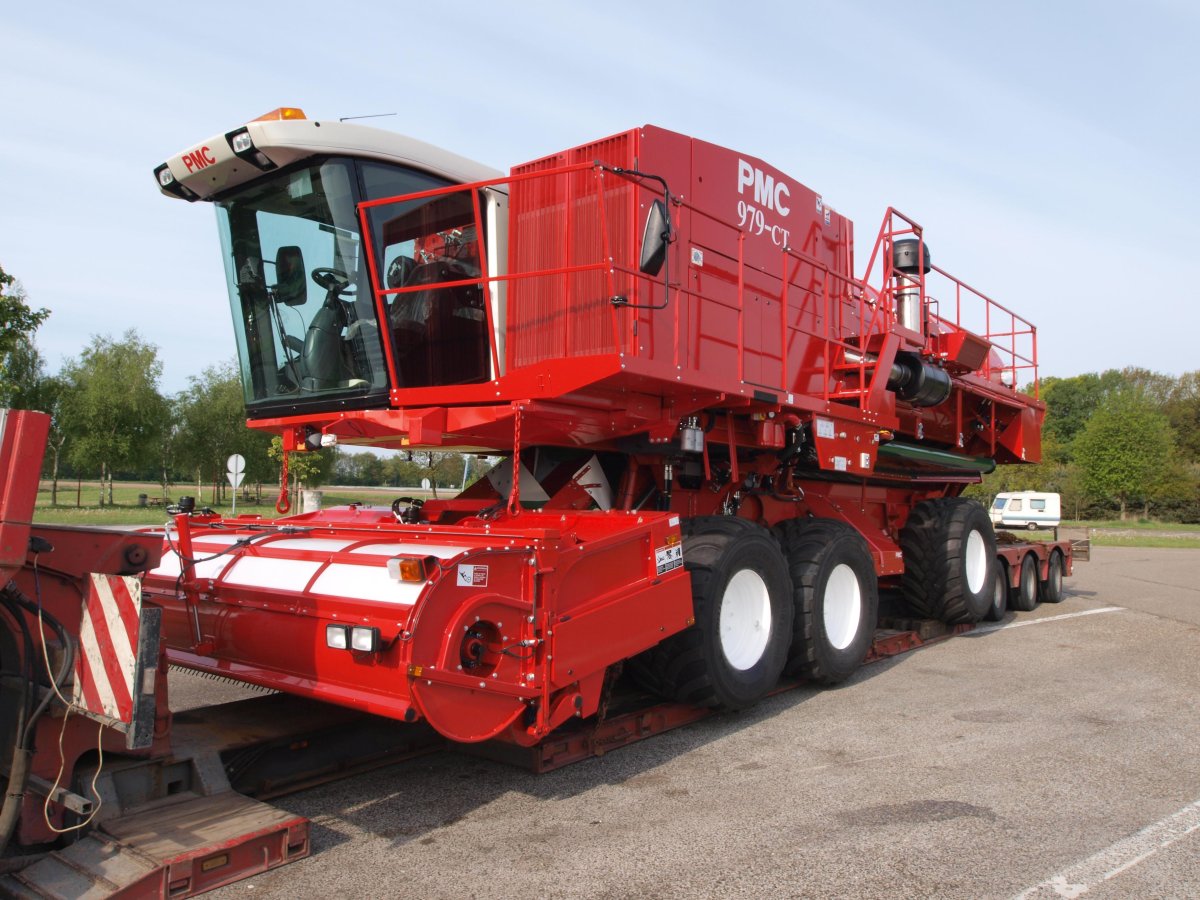 Комбайн для уборки гороха РМС 979 АТ