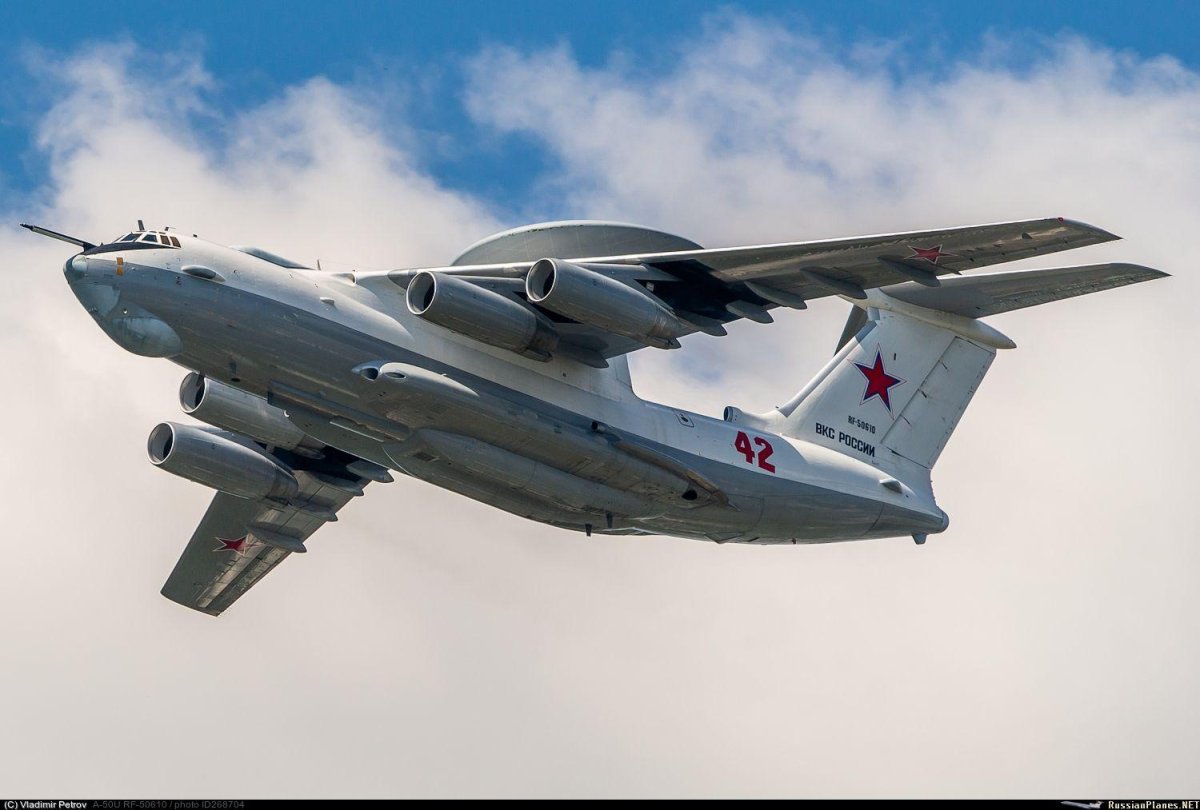 Самолет военный