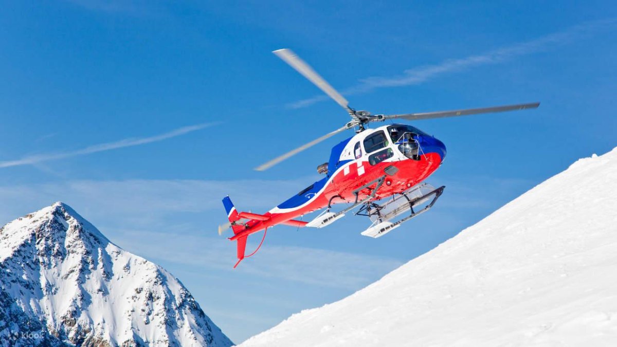 Вертолет с лыжами