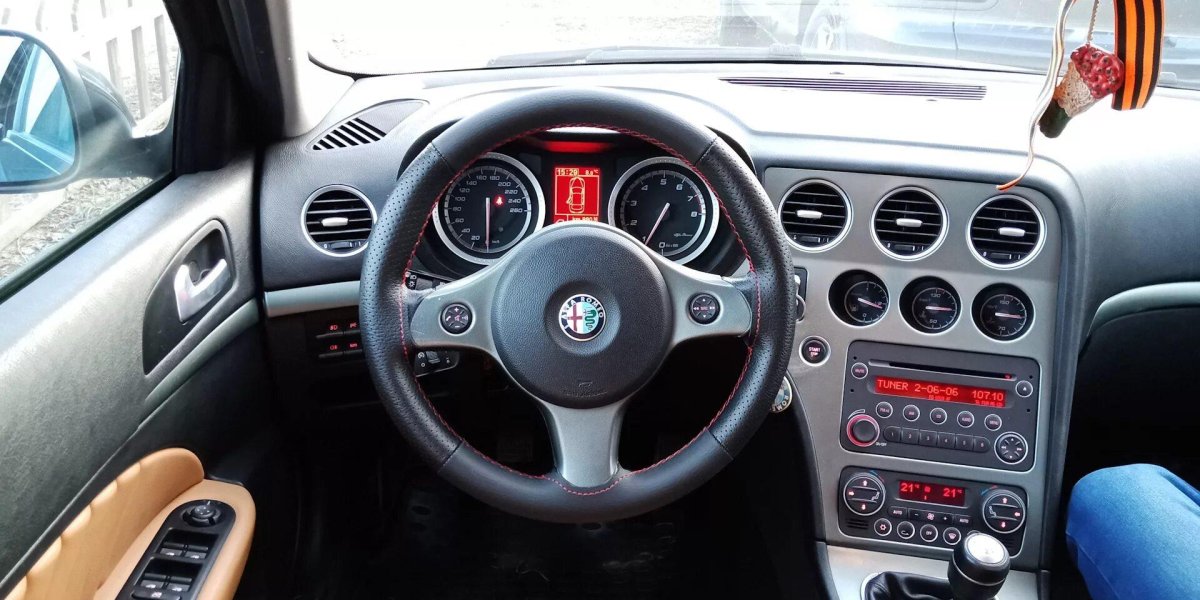 Alfa Romeo 159 салон