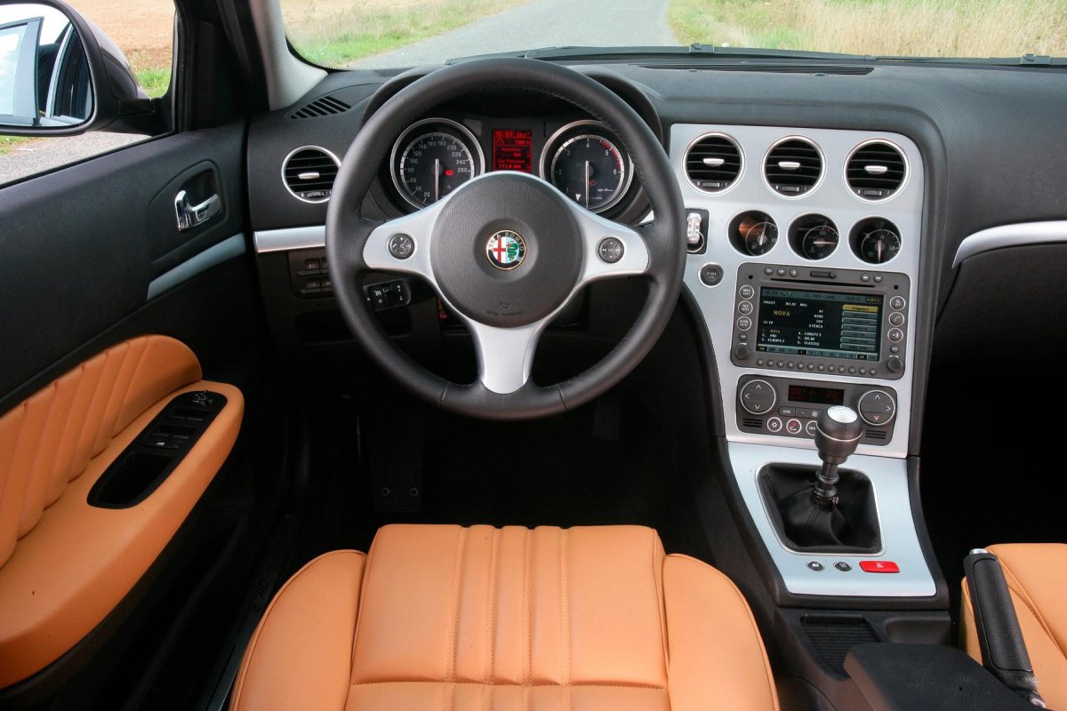 Alfa Romeo 159 салон