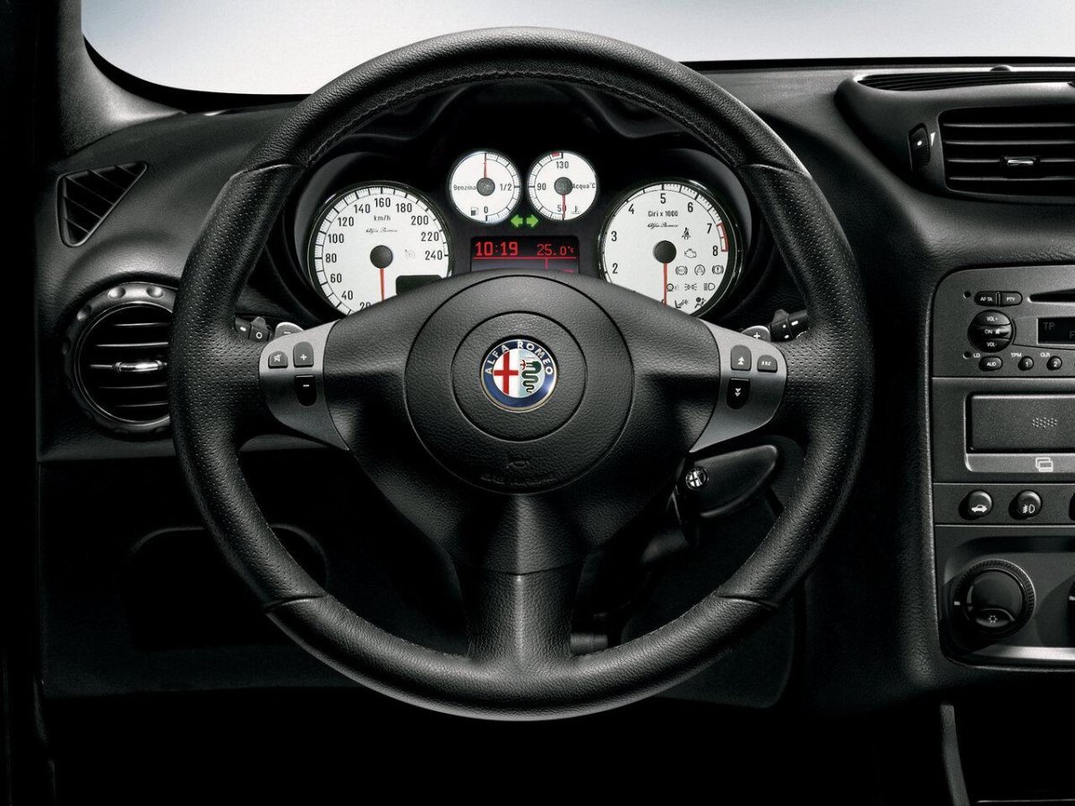 Альфа Ромео 147 панель приборов