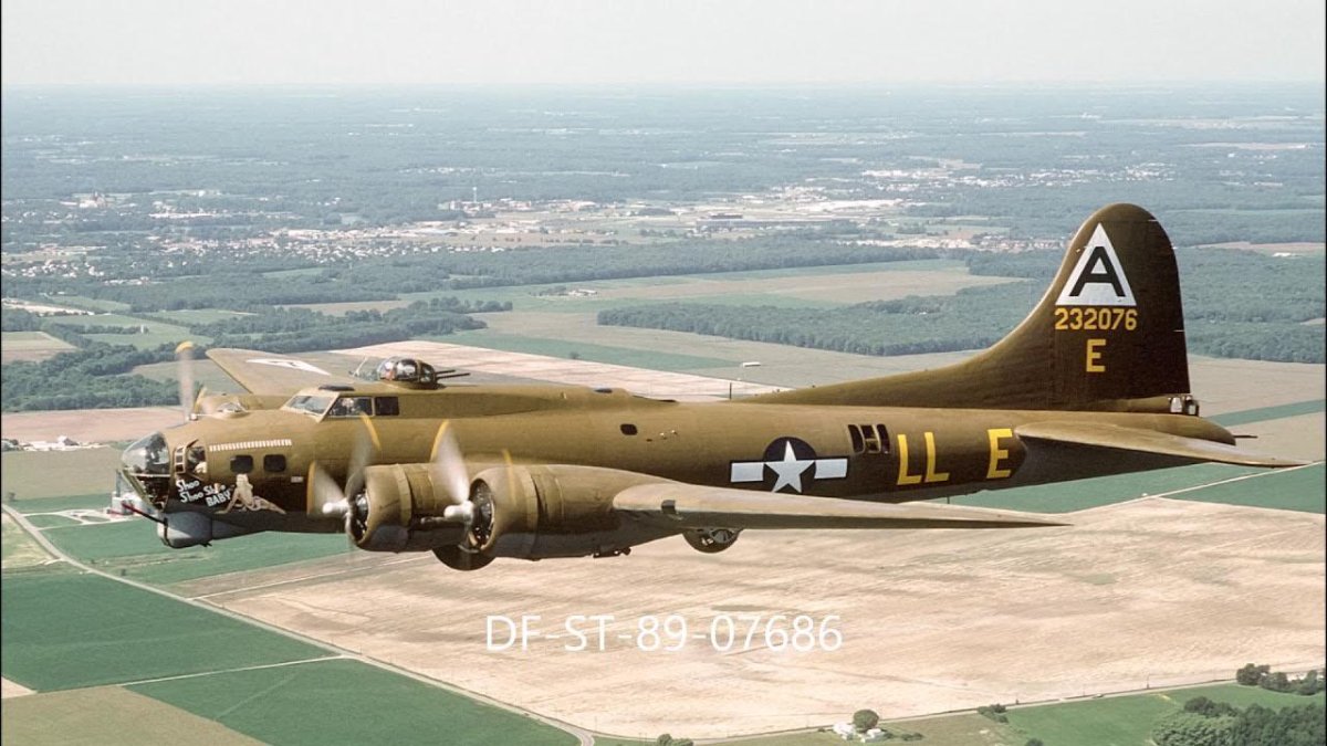 B17 самолет бомбардировщик