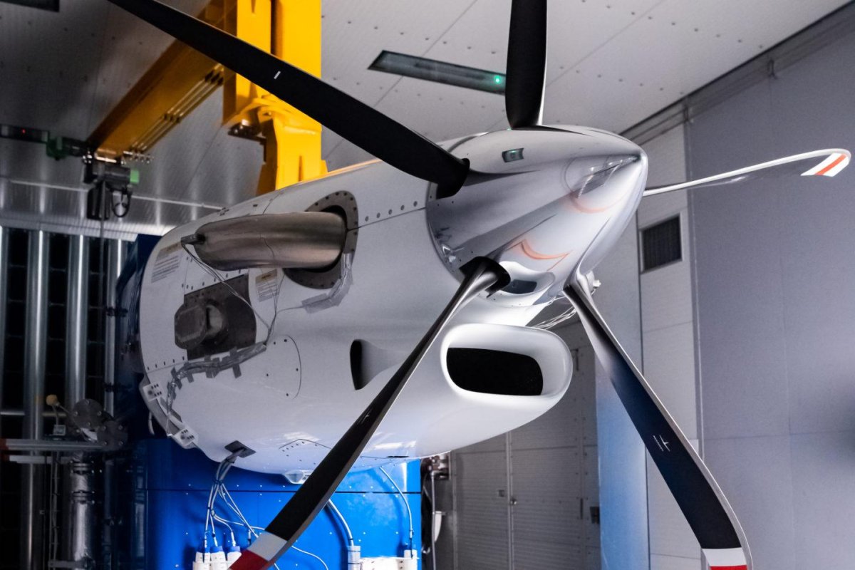 Турбопроп самолет