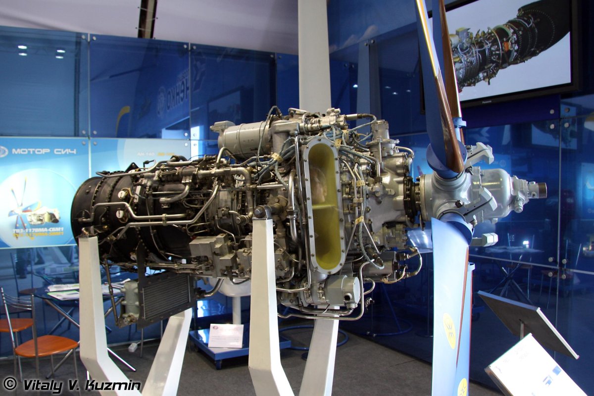 Авиационный двигатель ТВД-10