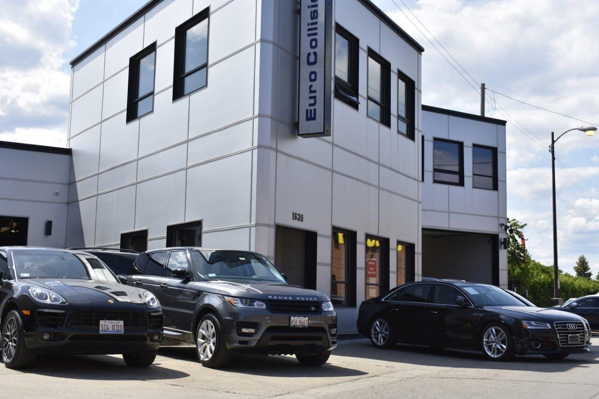 Линкольн автосалон