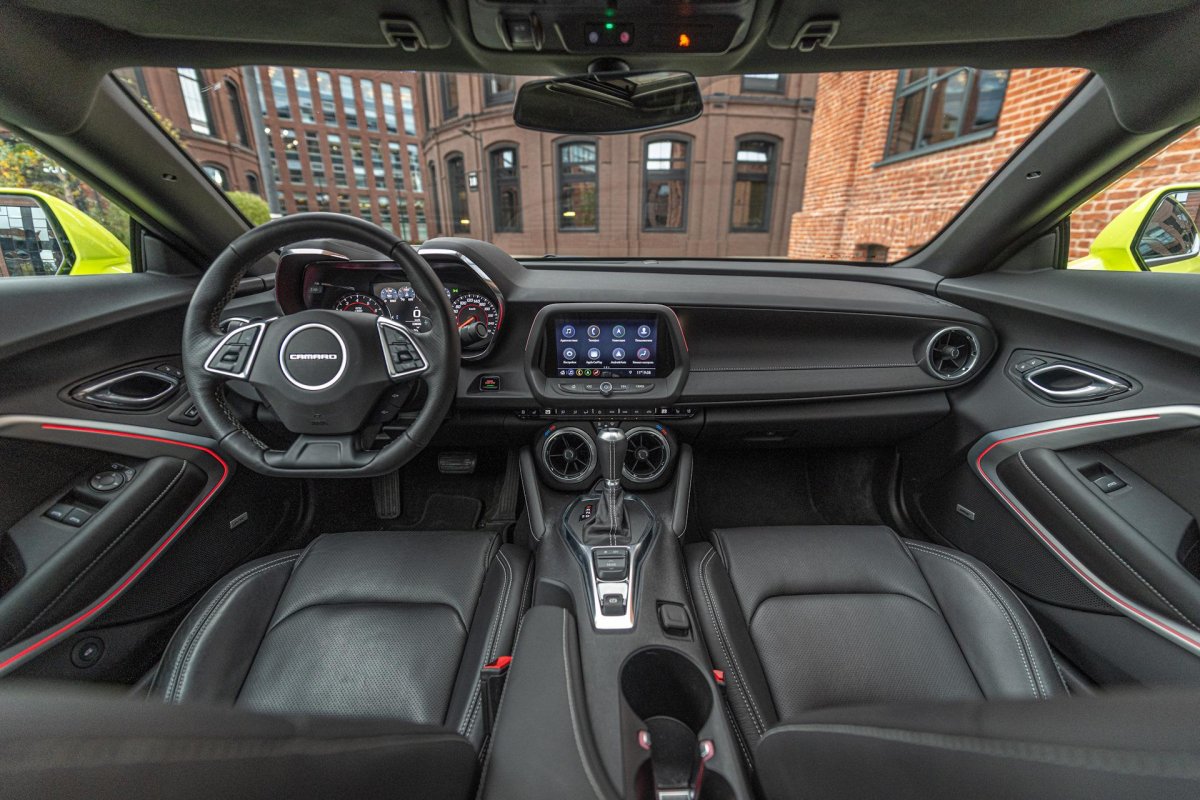 Chevrolet Camaro zl1 2020 салон