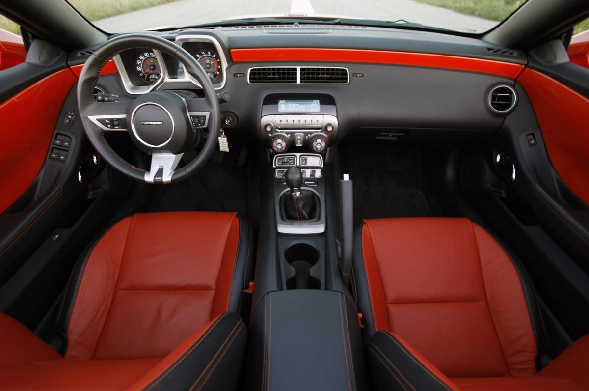Chevrolet Camaro 2011 Interior