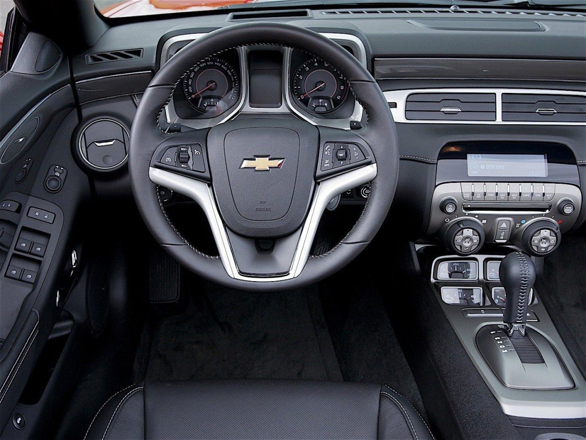 Шевроле Камаро 2012 салон