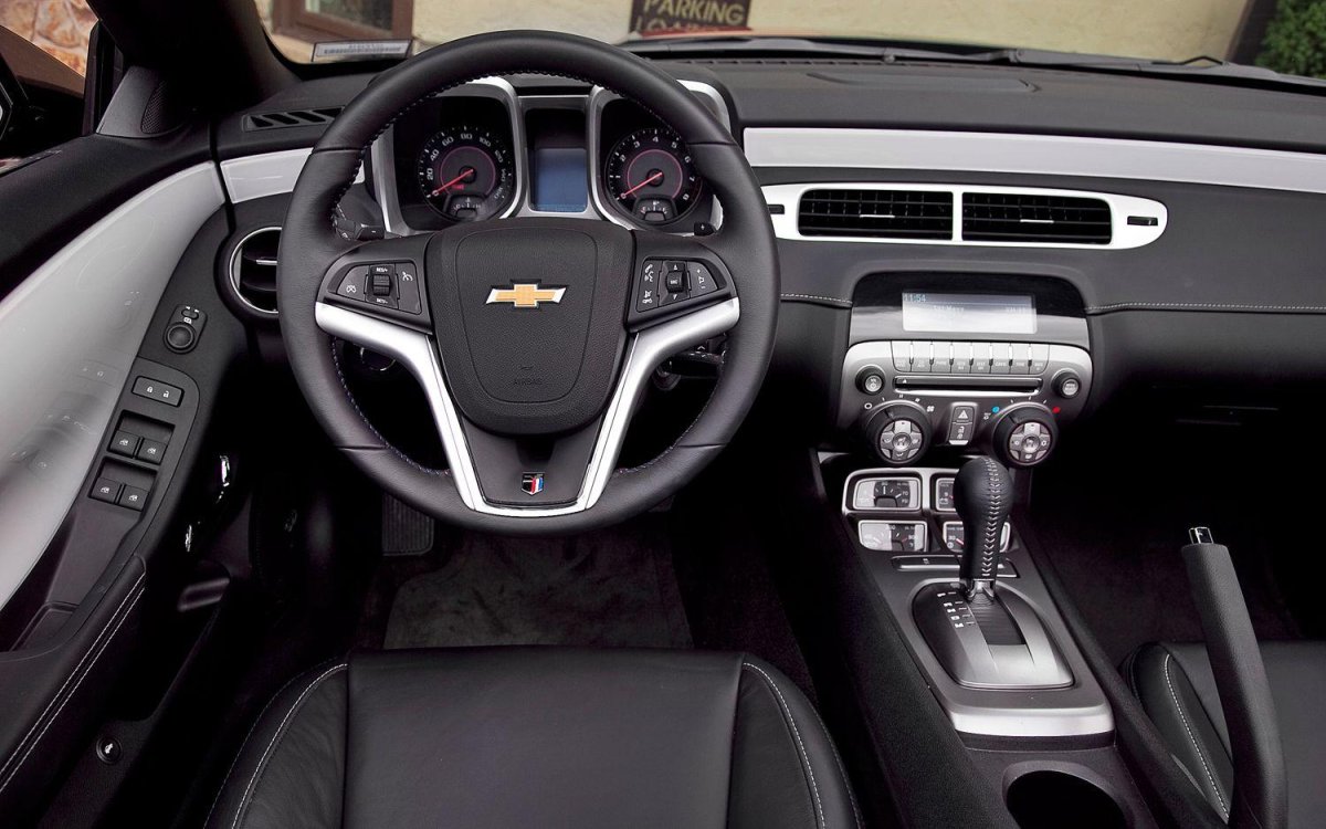 Chevrolet Camaro 2010 салон